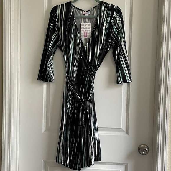 Wrap dress Black, White and aqua/teal painterly Striped LuLaRoe Michelle - Picture 2 of 10